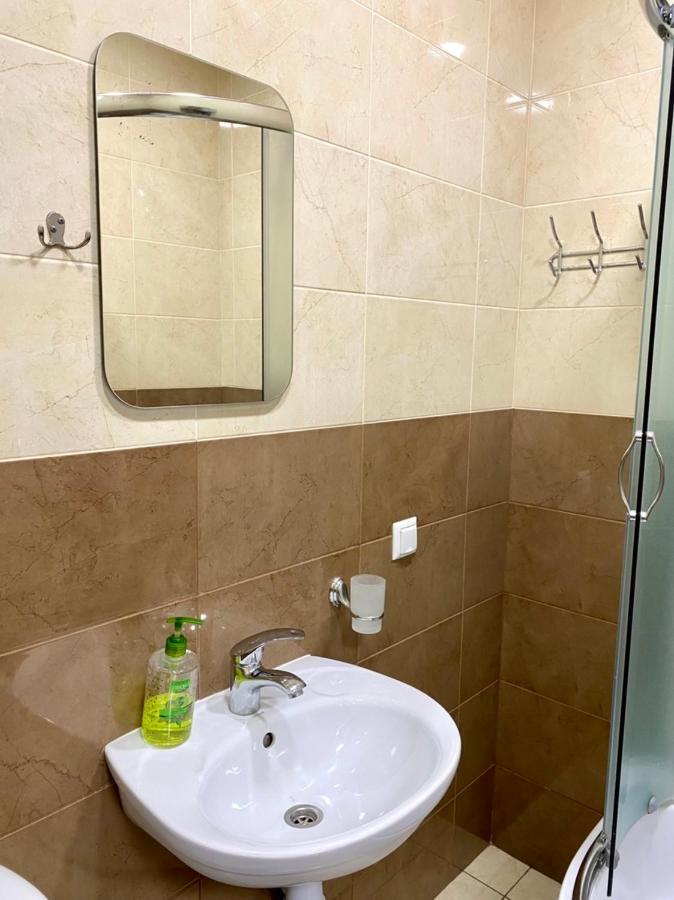 Studio: 24/7 Light Near Station And Center Apartment *